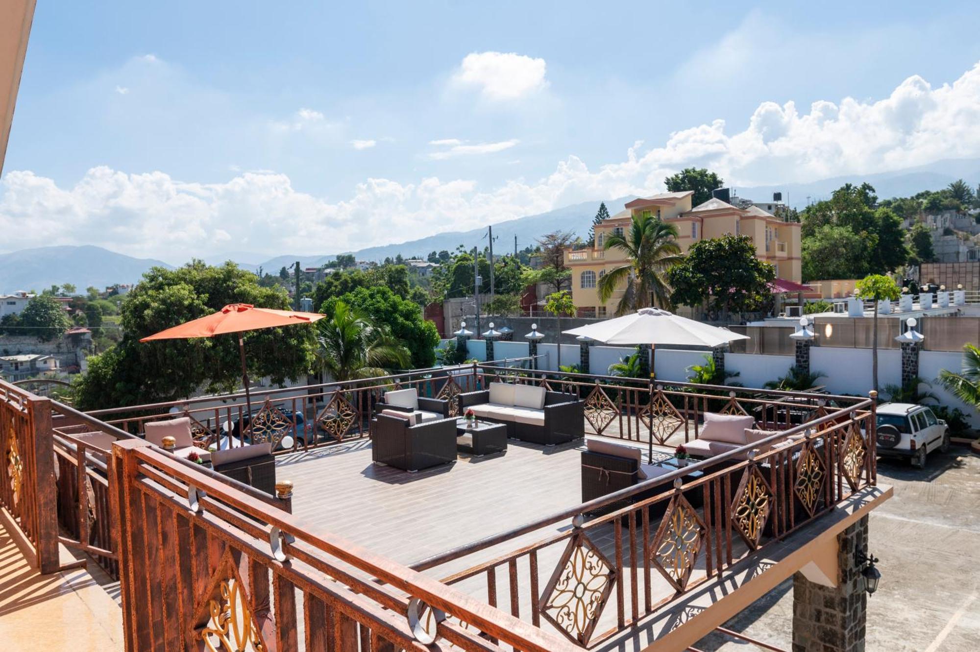 Vivy Hill'S Hotel Port-au-Prince Dış mekan fotoğraf